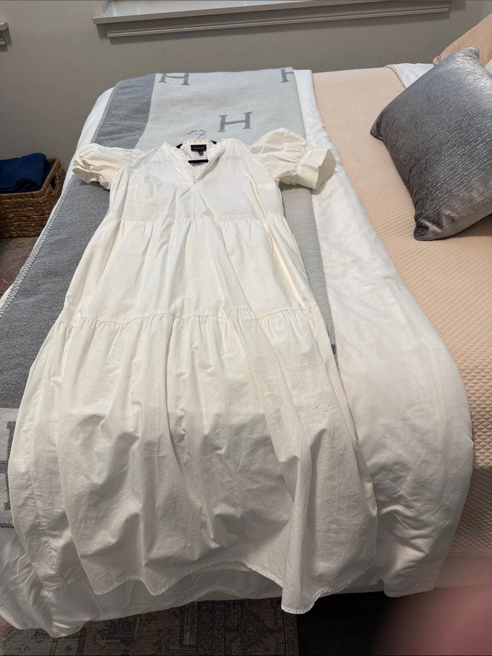Who What Wear White Tiered Puff-Sleeve Maxi Dress